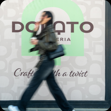 Photography &
Visual Design